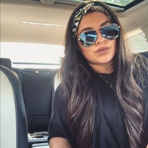 Meet your Posher, Alisandra